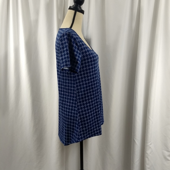 LuLa Roe Blue Print Short Sleeve Top - Picture 4 of 9